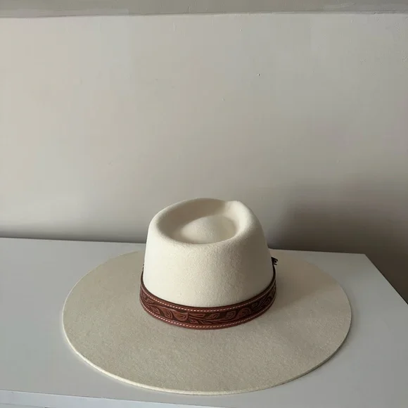 Elegant Cream Fedora with Brown Band - Picture 2 of 4